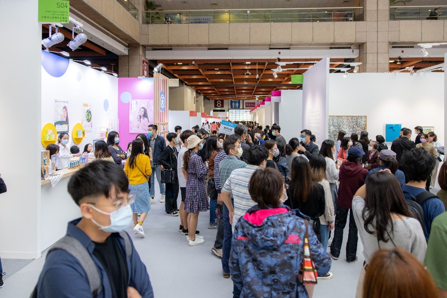 Tremendous amount of visitors participated in the 2020 ART TAIPEI. 